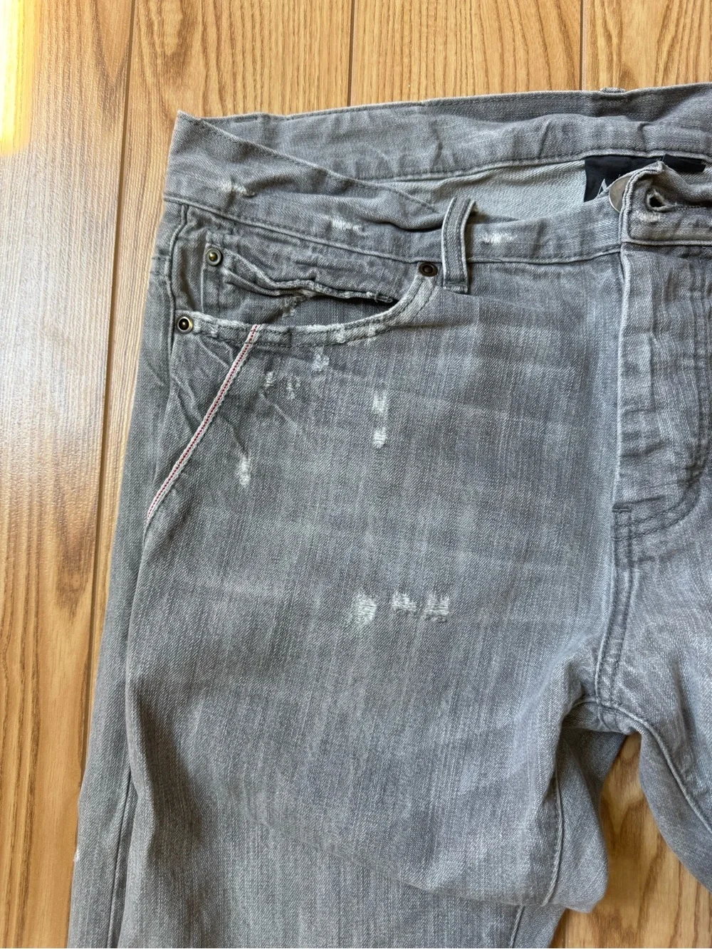Armani Exchange Slim Fit Distressed Jeans Light Gray | Men’s 33x32